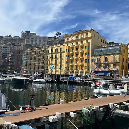 Suiteonboat Botel Napoli